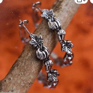 Shop Dixi Autumn Pumpkin & Leaf Earrings - GOLD